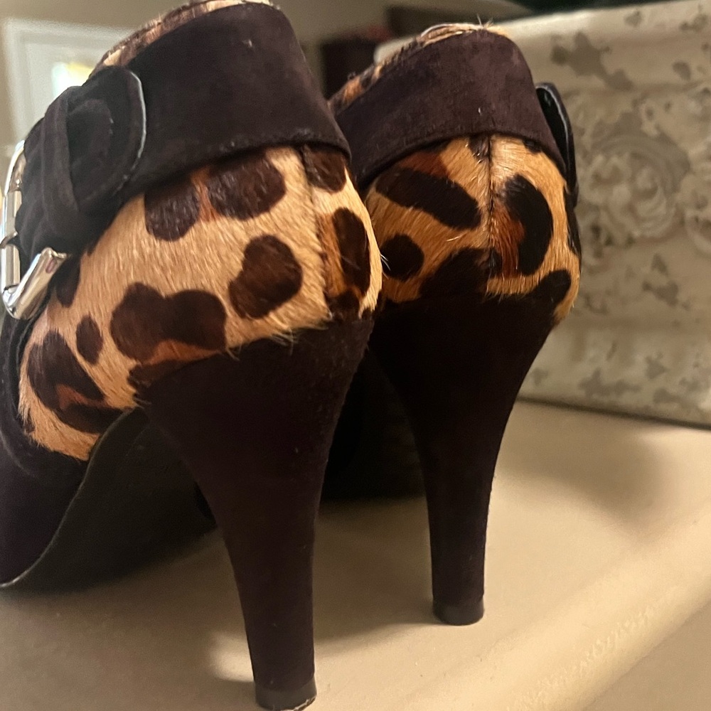 Antonio Melani brown leopard print bootie. - Picture 6 of 14